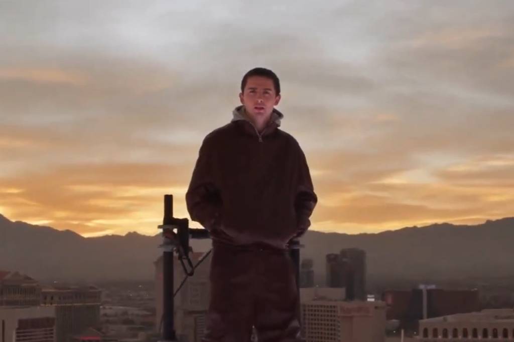 Timothée Chalamet anuncia filme na maior esfera do mundo - 23/12/2025 - Celebridades