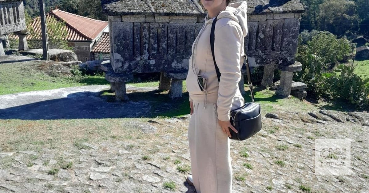 O sonho era a vida militar, mas um acidente levou-a para uma escola de montanha. Raquel é educadora no Soajo. "Aqui é, 'se o pão caiu, apanha e come'"