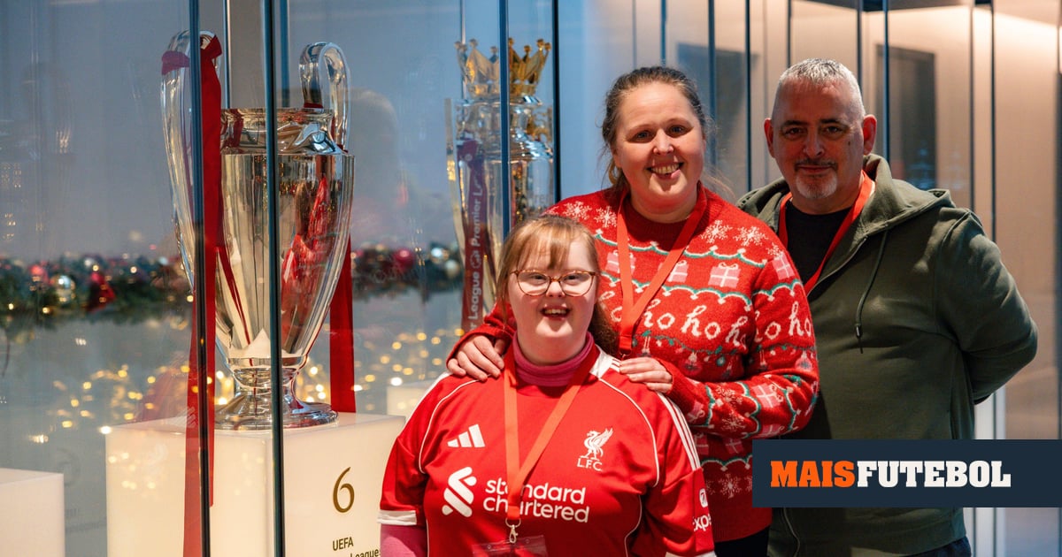 VÍDEO: Liverpool proporciona a mais bela surpresa deste Natal