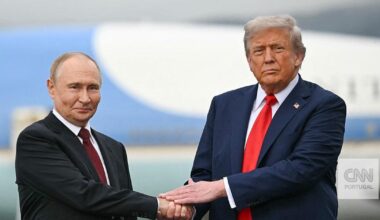 Putin "usou técnicas neurolinguísticas herdadas do KGB" com Trump para reverter posição dos EUA sobre a Ucrânia em 48 horas