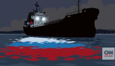 As novas táticas descaradas de Putin: frota fantasma da Rússia está a funcionar como agente de espionagem