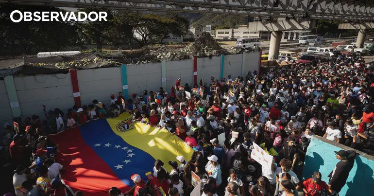 Cerca de 70 presos políticos libertados na Venezuela – Observador