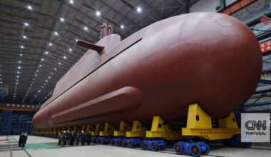 Coreia do Norte divulga novas imagens do seu primeiro submarino "movido a energia nuclear"