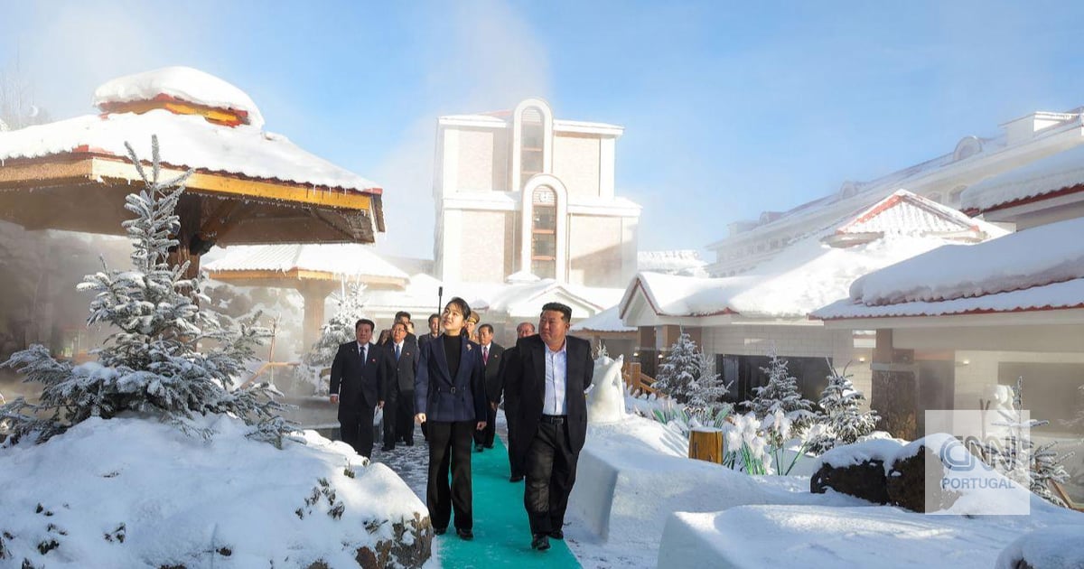 Kim Jong Un aparece cada vez mais ao lado da filha Kim Ju-ae: há quem diga que está a preparar a sua sucessora