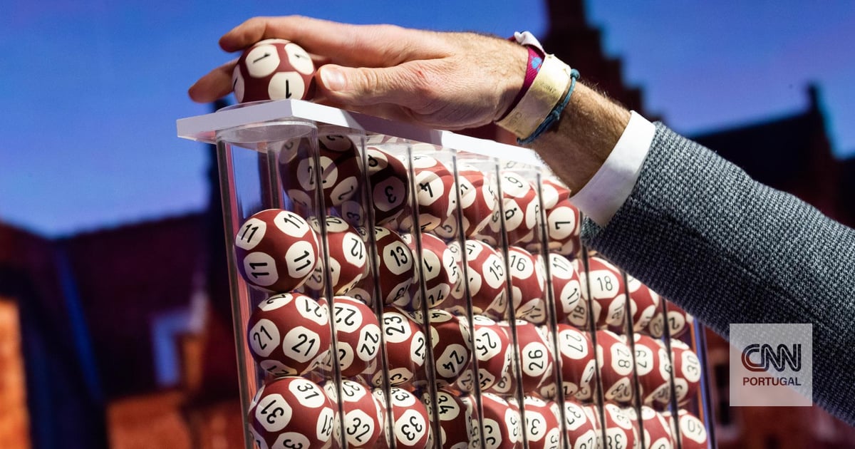 Dois prémios do Euromilhões vêm para Portugal