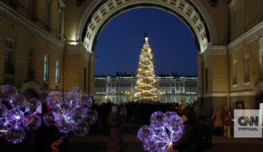 Polícia russa detém 70 cidadãos em São Petersburgo por rezarem por Zelensky