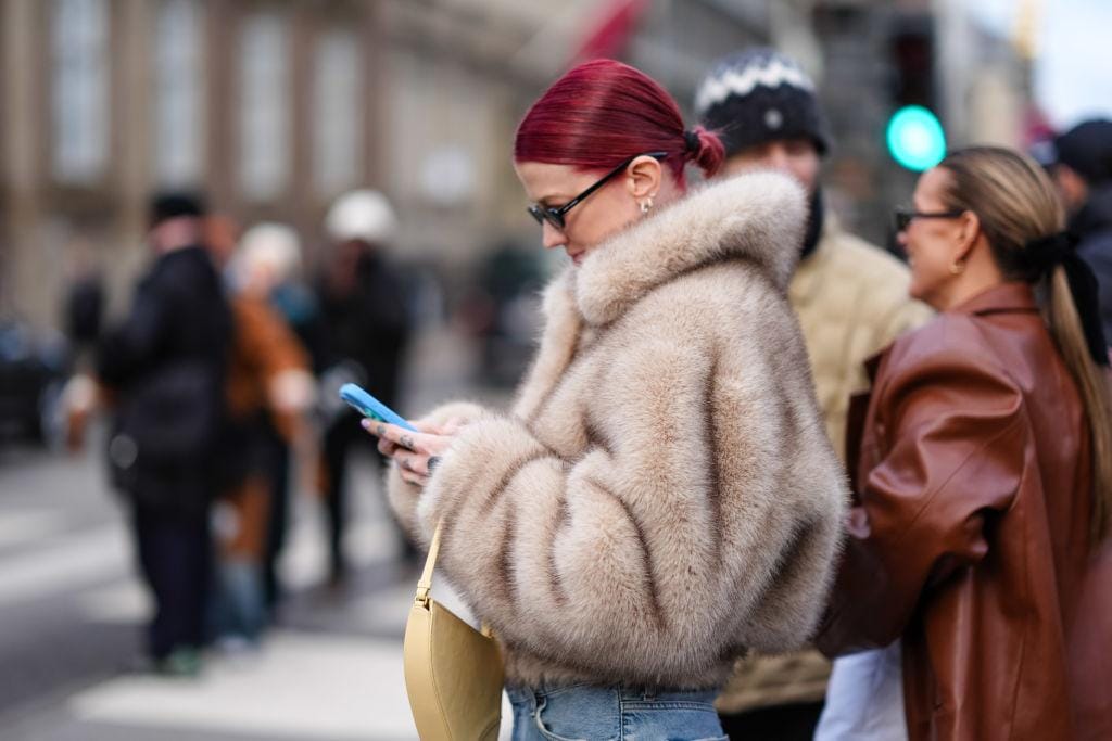 De sobretudos a vestidos: as 59 melhores peças nos saldos da Zara a partir de 8,99 euros