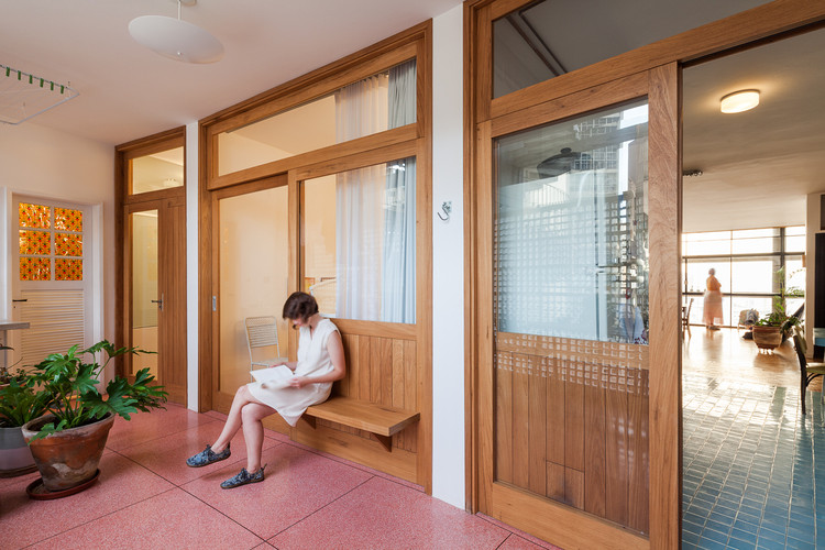 A beleza de 9 apartamentos em edifícios projetados por Oscar Niemeyer - Imagem 2 de 10