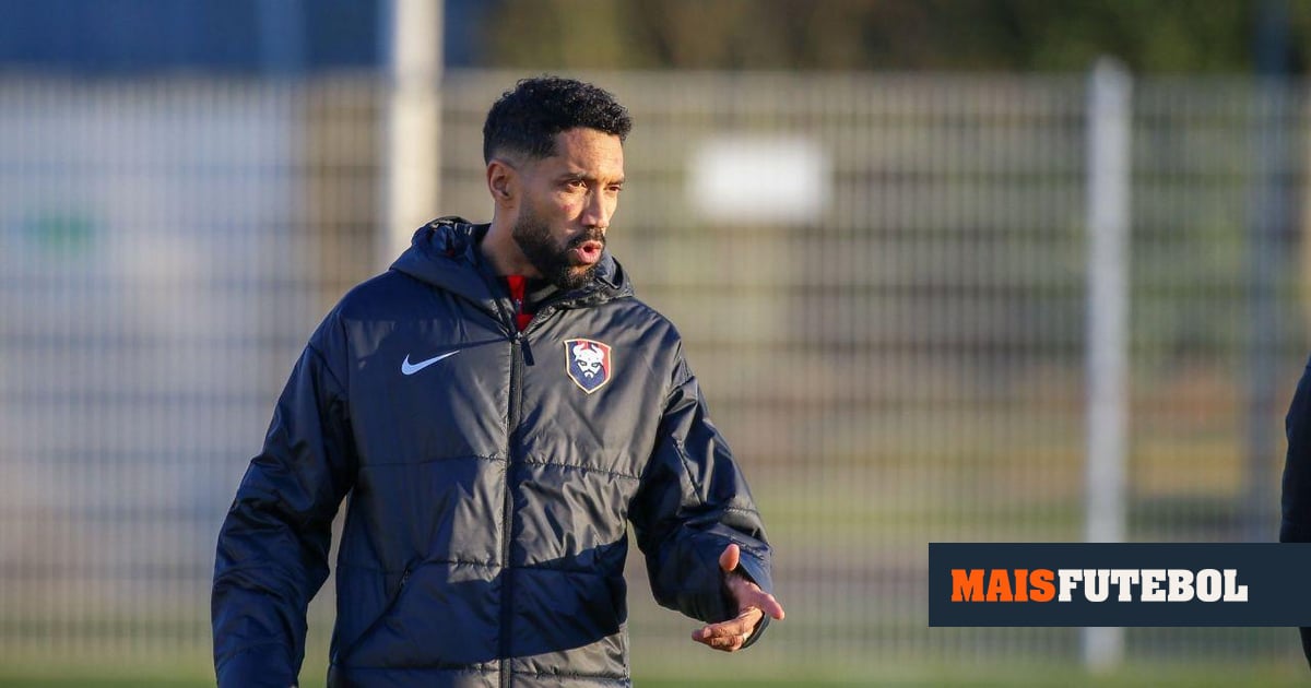 Gaël Clichy treina equipa da 3.ª divisão... por causa do Football Manager