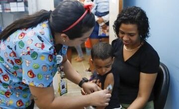 Vacinação é medida importante prevenir casos de sarampo, poliomielite e outras doenças  -  (crédito: Jhonatan Cantarelle/Agência Saúde-DF)