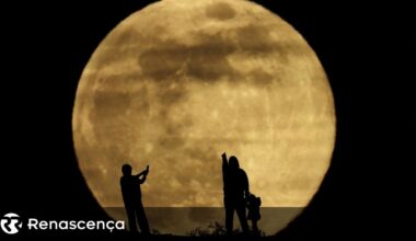 As imagens da última Superlua do ano que iluminou todo o mundo