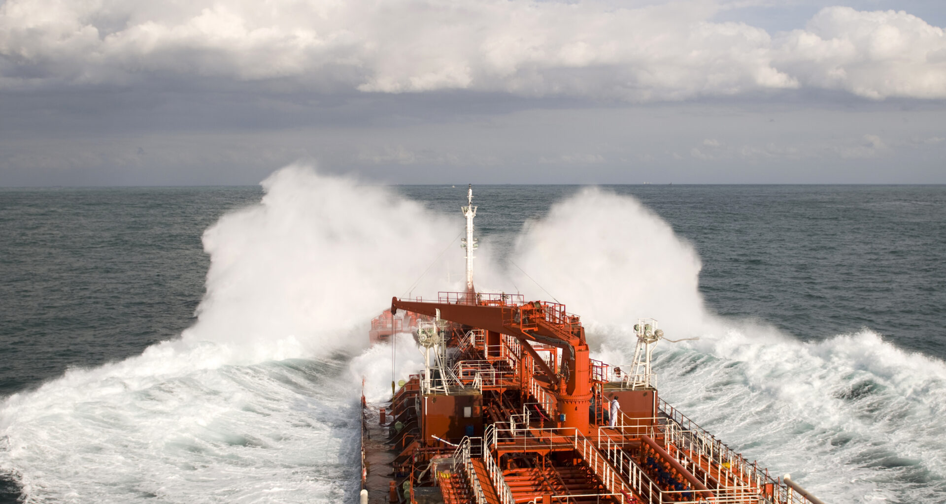 Reino Unido revela que &ldquo;frota fantasma&rdquo; russa tem at&eacute; mil petroleiros para contornar san&ccedil;&otilde;es