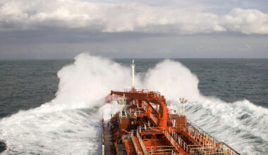 Reino Unido revela que &ldquo;frota fantasma&rdquo; russa tem at&eacute; mil petroleiros para contornar san&ccedil;&otilde;es