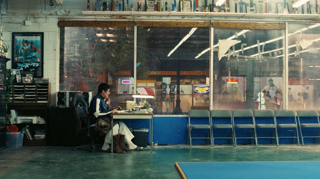 Por que Uma Batalha Após a Outra, com Leonardo DiCaprio, é o filme imperdível da HBO Max hoje