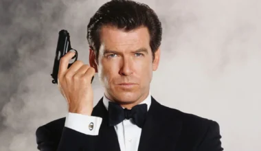 Pierce Brosnan perde a paciência com perguntas sobre 007: "Não dou a mínima"