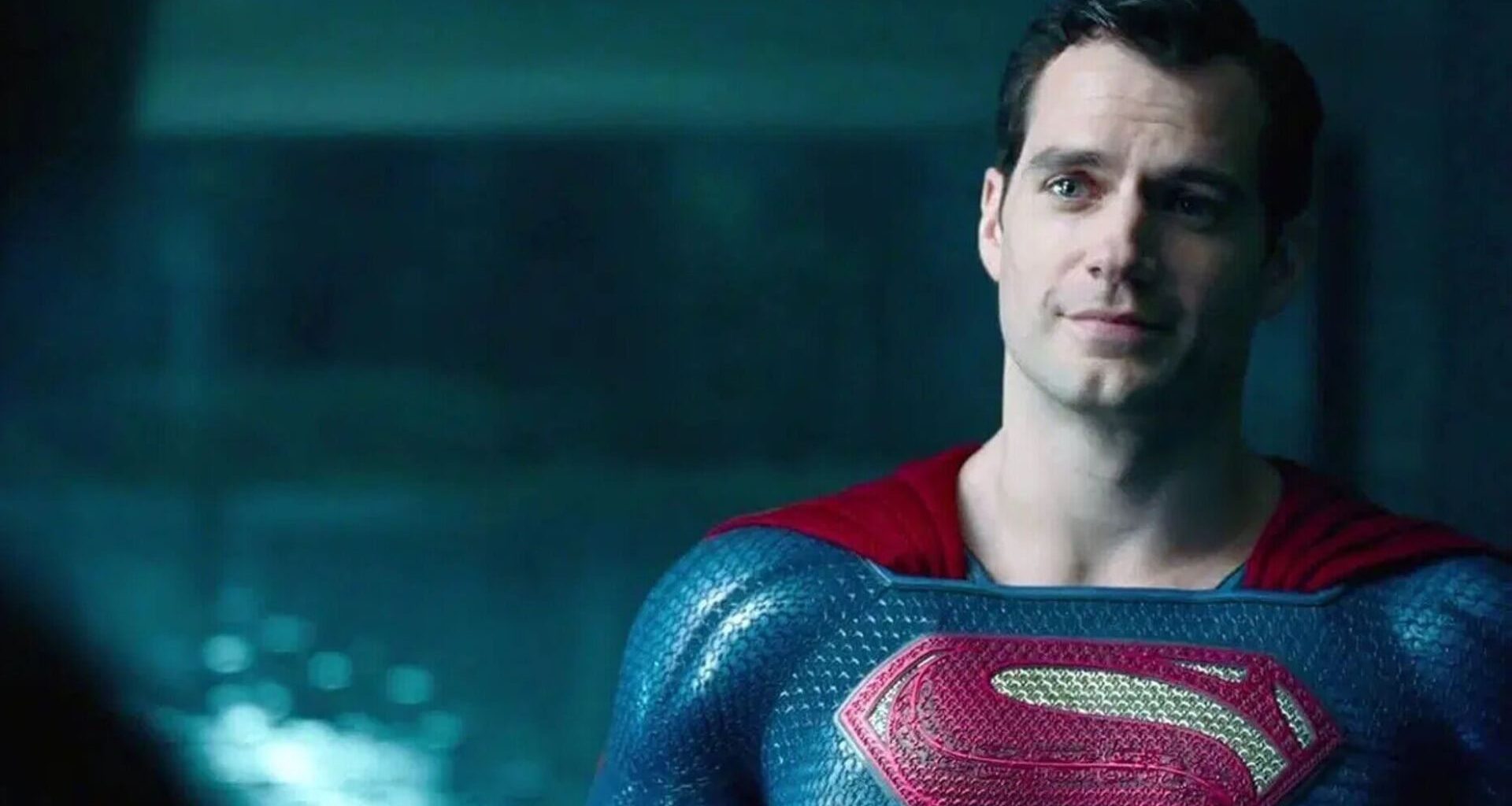 Zack Snyder celebra natal com nova foto de Henry Cavill como Superman