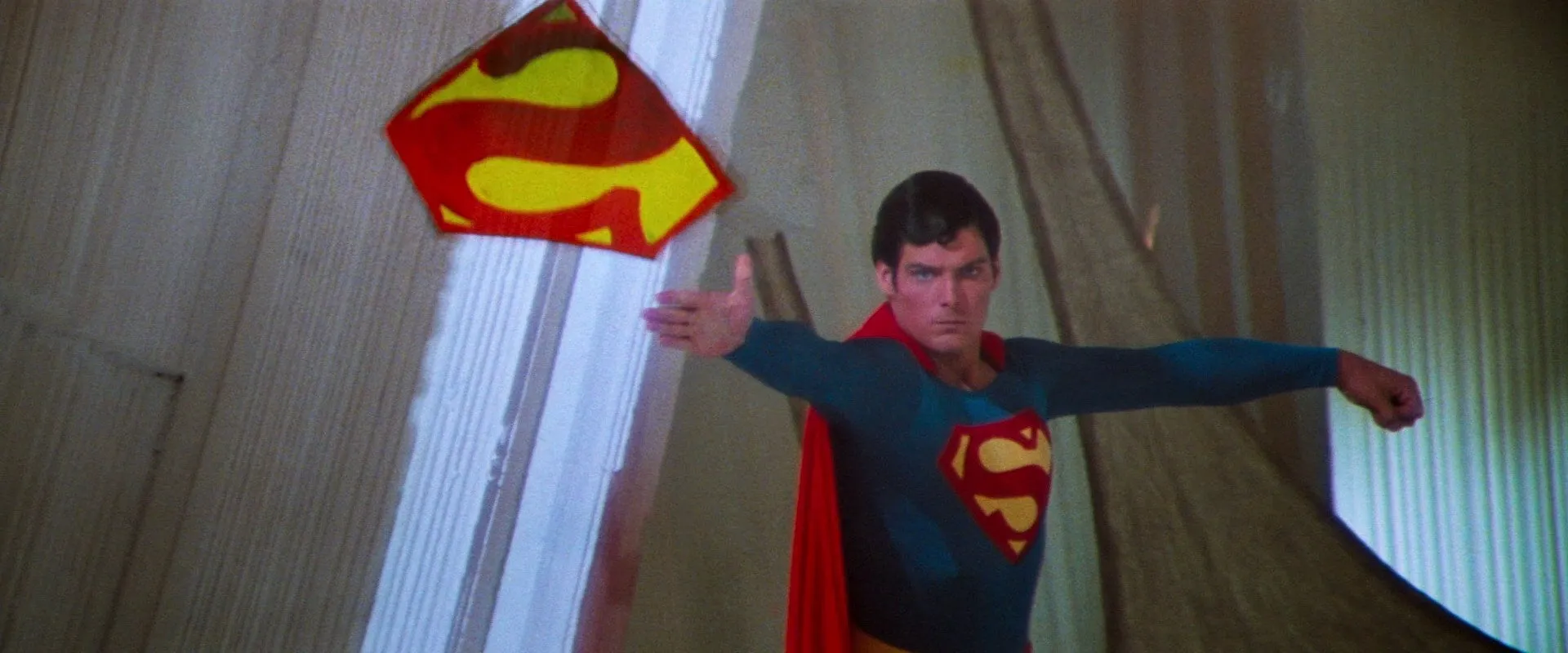 Superman "conserta" cena mais bizarra dos filmes após 45 anos em nova HQ