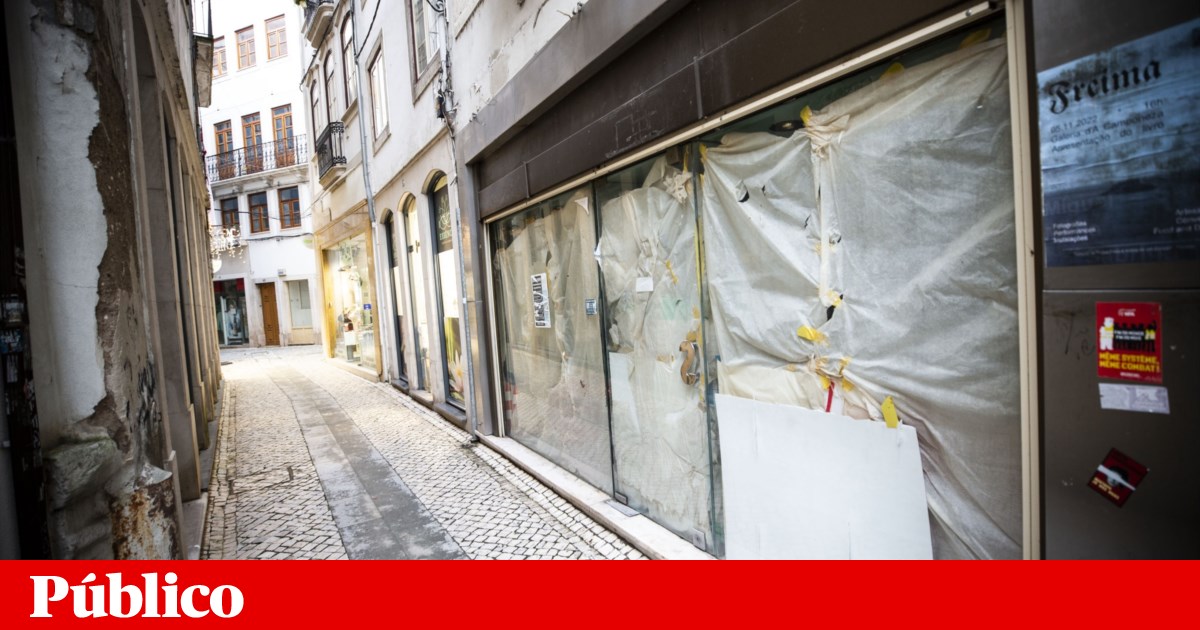 Catorze pessoas desalojadas após derrocada de edifício na Baixa de Coimbra | Coimbra