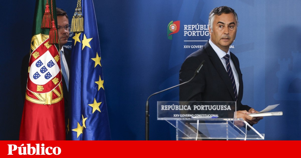 Ministério determina regresso às escolas de 169 professores já em Janeiro | Educação