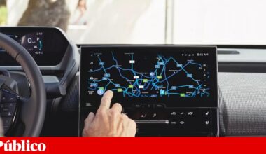 Ecrãs tácteis nos carros desviam a atenção mais do que se pensava | Automóveis
