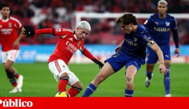 As mãos na cara estão na moda: o VAR viu e o Benfica venceu | Crónica de jogo