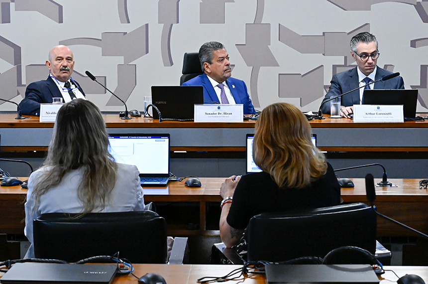 Nutrição adequada é essencial no tratamento contra o câncer, aponta debate — Senado Notícias