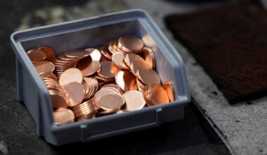 Trump reescreve moedas. Dólar com rosto do magnata e recuo na diversidade histórica