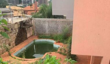 piscina abandonada em bairro nobre preocupa moradores