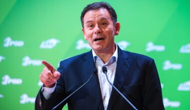 Montenegro aumenta objetivos e fala de salário mínimo nos 1.600 e médio nos três mil euros