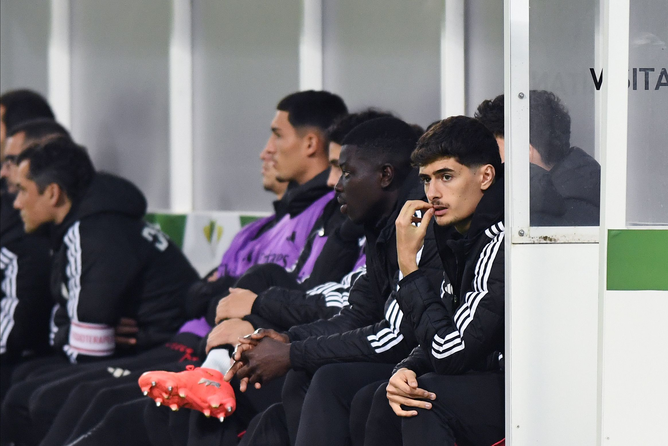 António Silva no banco de suplentes do Benfica - Foto: Rogério Ferreira / Kapta+