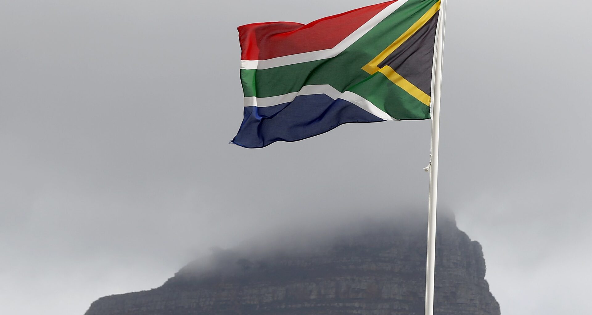 Nove mortos em ataque a tiro num bairro de Joanesburgo