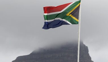Nove mortos em ataque a tiro num bairro de Joanesburgo