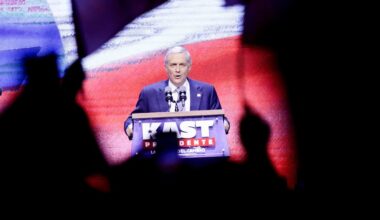 Admirador de Pinochet. Quem é José Antonio Kast, o novo presidente do Chile?