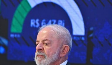 Lula da Silva admite vetar redução de pena de Bolsonaro