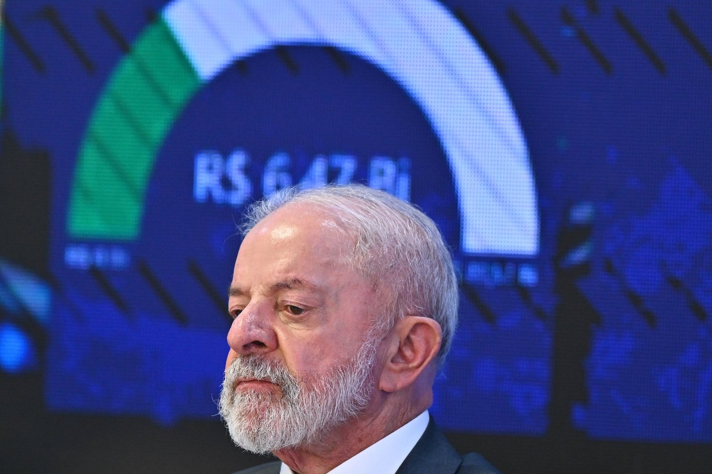 Lula da Silva admite vetar redução de pena de Bolsonaro
