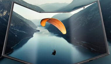 Samsung lança celular premium de 10" com três telas em alguns dias -