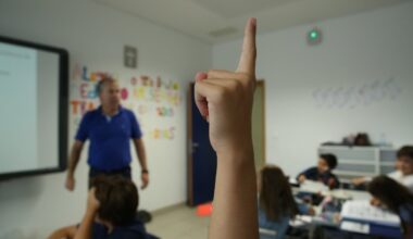 Governo vai pagar aos professores 30 milhões por horas extraordinárias