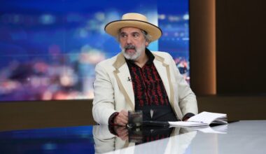 Manuel João Vieira desafia candidatos a "dar um pé de dança", promete "fado nacional" e leitão em Belém