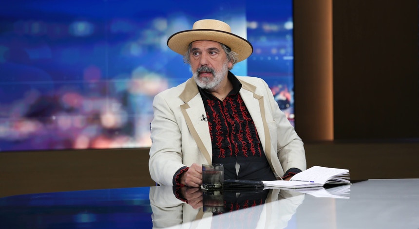 Manuel João Vieira desafia candidatos a "dar um pé de dança", promete "fado nacional" e leitão em Belém