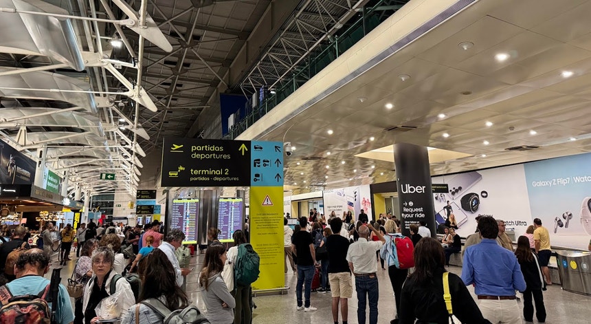 Trabalhadores da SPdH/Menzies em greve a 31 de dezembro e 1 de janeiro