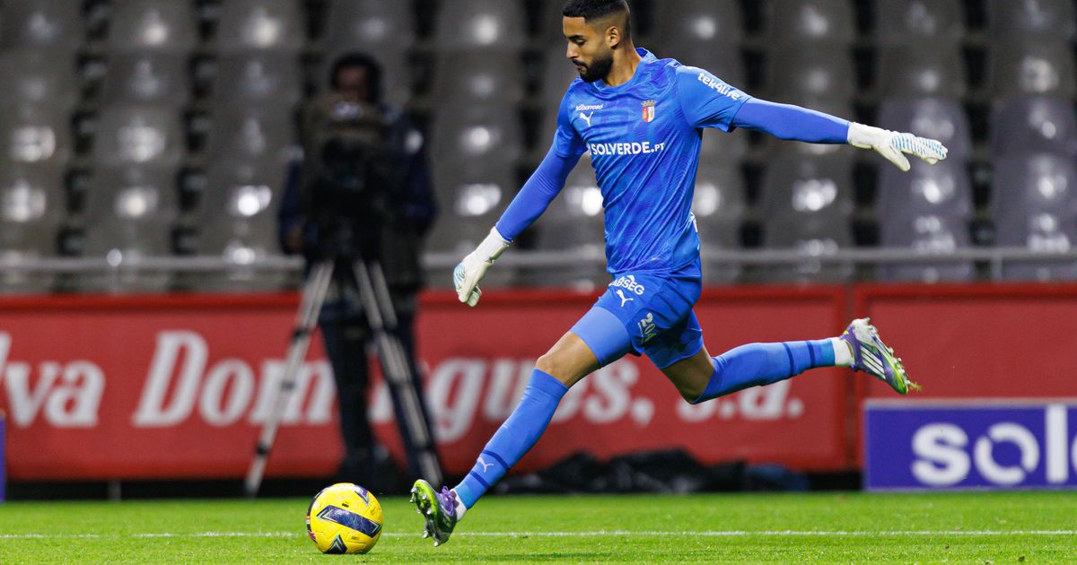 SC Braga: porta da baliza reaberta para Alaa Bellaarouch ou Tiago Sá