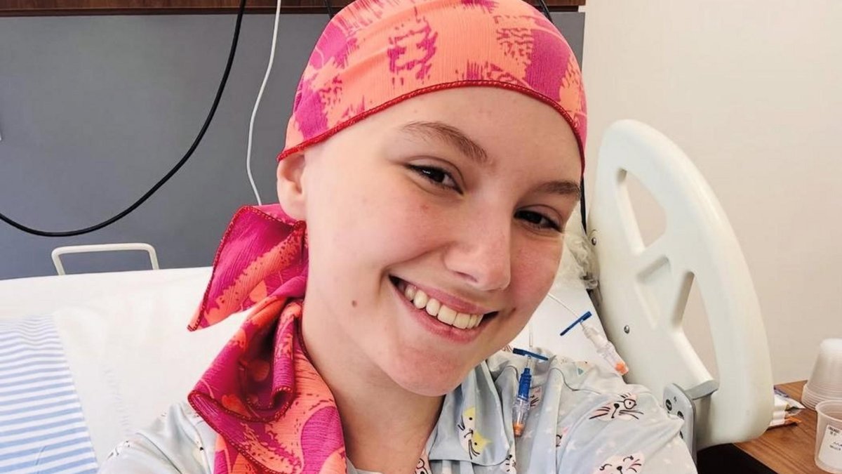 "Seguimos em orações": pai de Isabel Veloso atualiza estado de saúde da influenciadora