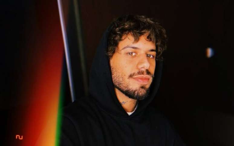 Zé Felipe se explicou após dificuldade em ler vencedor do Álbum do Ano no Prêmio Multishow Zé Felipe se explicou após dificuldade em ler vencedor do Álbum do Ano no Prêmio Multishow