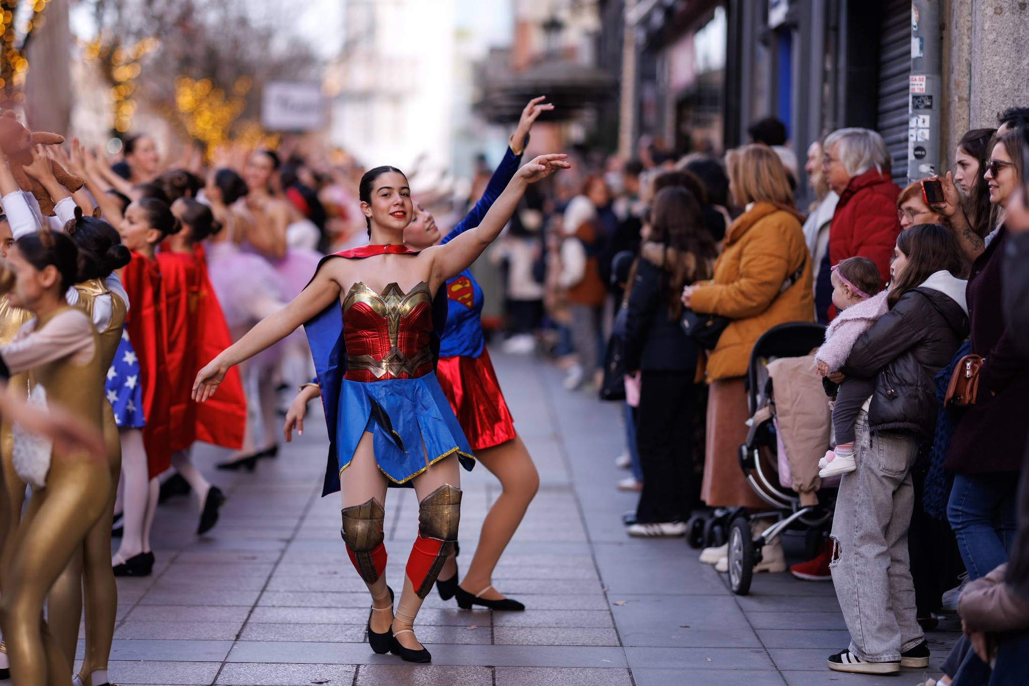 "maior parada de natal de sempre em braga" voltou a encher as ruas