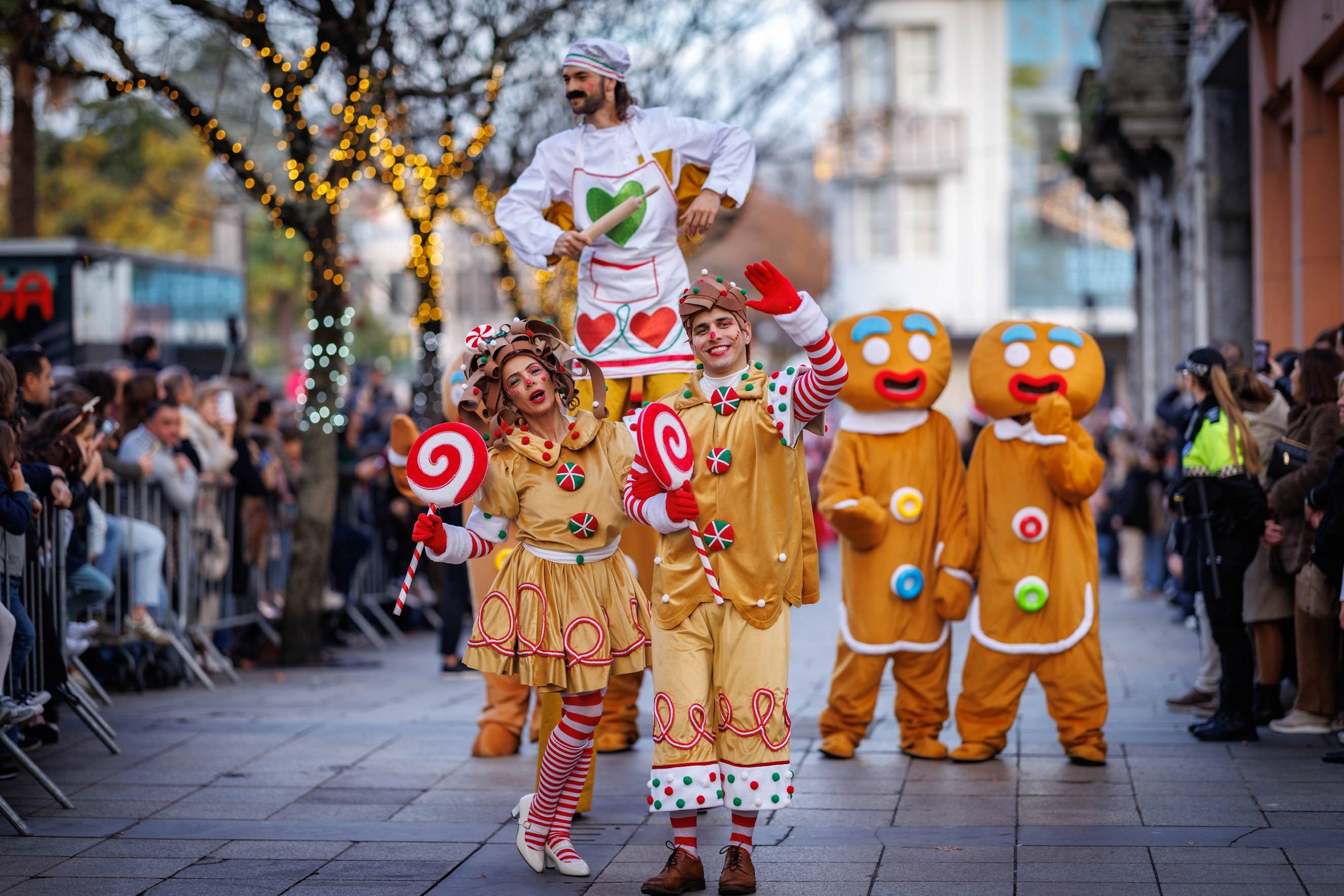 "maior parada de natal de sempre em braga" voltou a encher as ruas