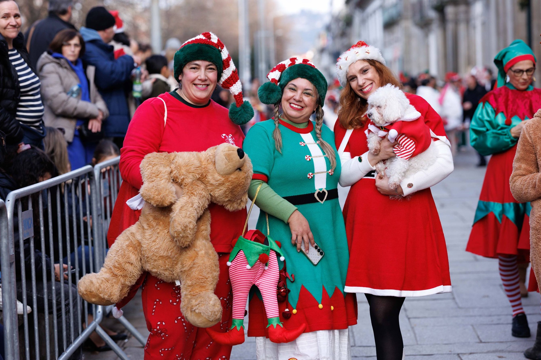 "maior parada de natal de sempre em braga" voltou a encher as ruas