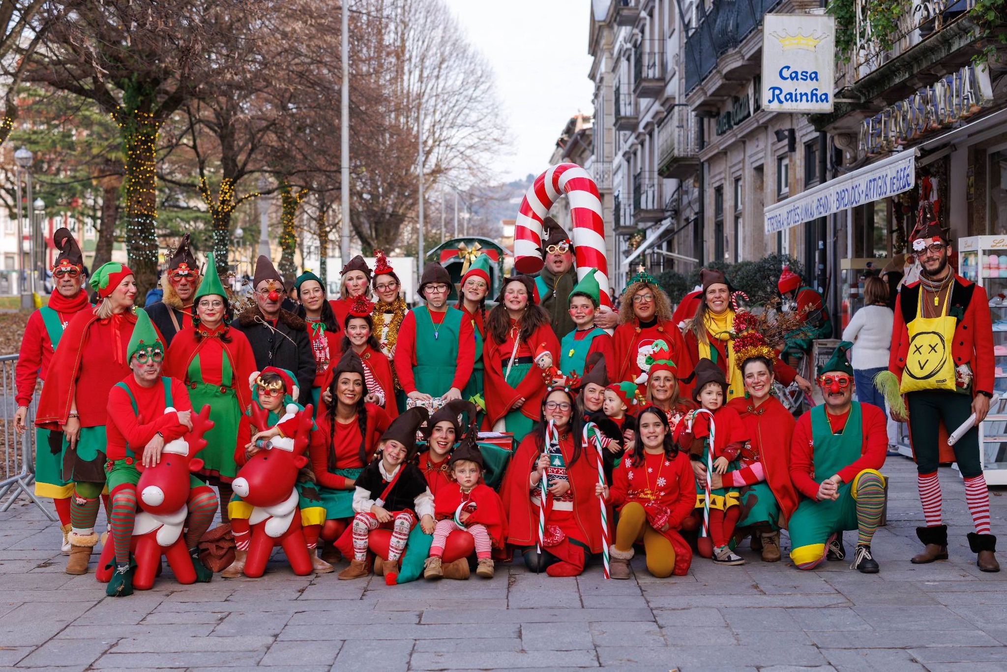 "maior parada de natal de sempre em braga" voltou a encher as ruas