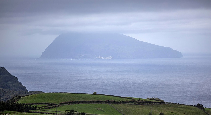 Ilha do Corvo sem abastecimento de mercadorias por via marítima há quase um mês