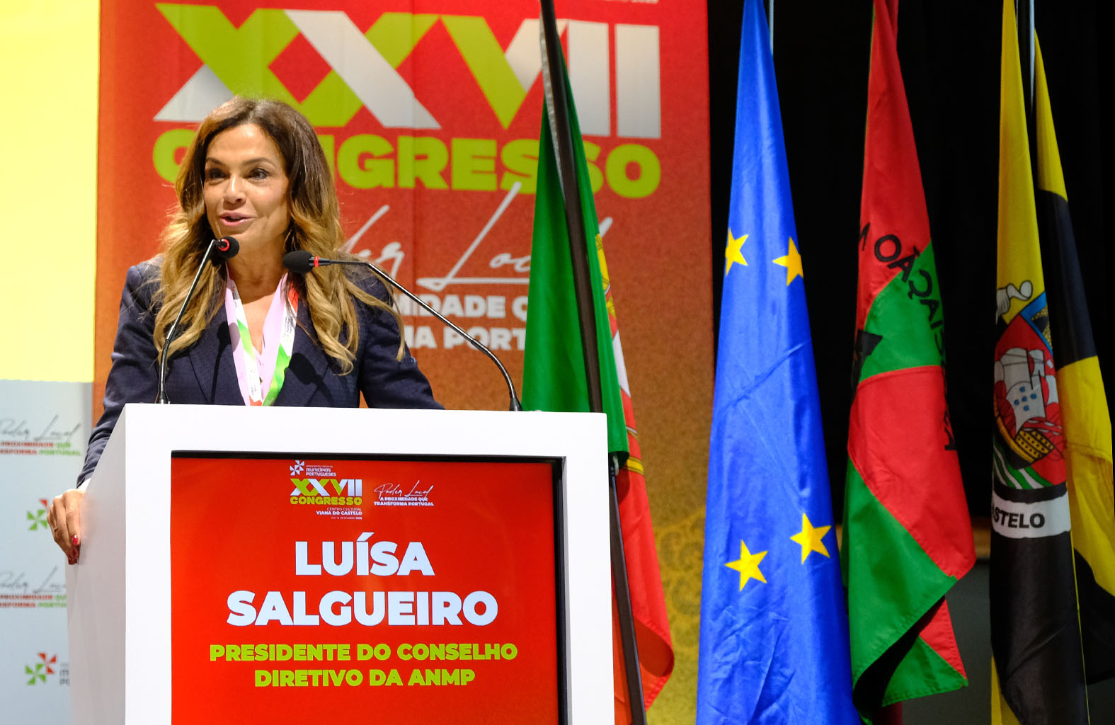 'apagão' na iluminação de natal em viana que até carlos moedas queria ver