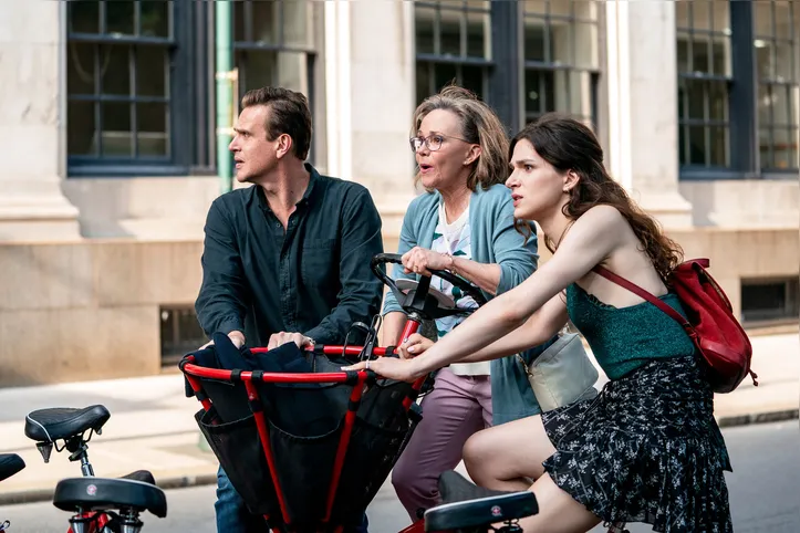 Cena de Despachos de Outro Lugar